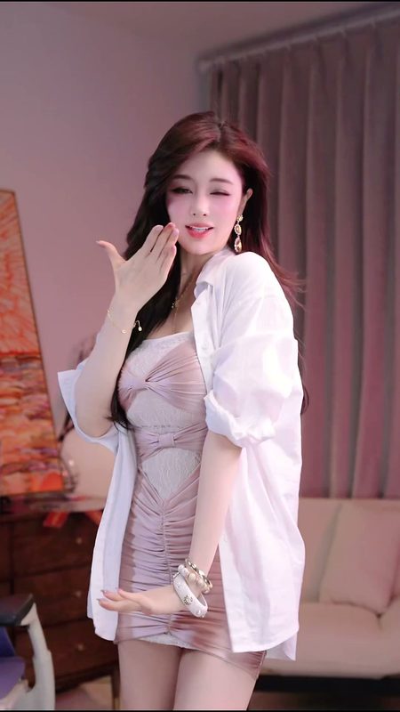抖音张琪格 2026年7月份 热舞视频合集【54V/24.8G】-大幕网
